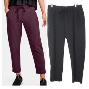 Under Armour Women's Size L Loose Woven Ankle Crop Pants Solid Black Stretch